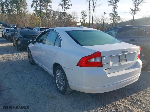 2007 Volvo S80 I6 with VIN YV1AS982471032134, listed as a IAAI auction lot 41829607 with 217,732 mi miles. Bid and sale history available at carsss.com. Image 3.