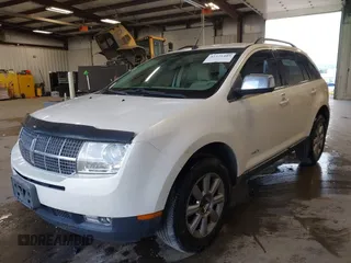 2007 Lincoln MKX z VIN 2LMDU88C97BJ02862, wystawiony jako IAAI lot #42321403 z przebiegiem 204 554 mil mil oraz . Historia ofert i sprzedaży dostępna na DreamBid. Obrazek 2.