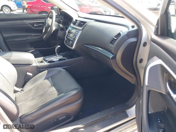 2017 Nissan Altima 2.5 SR with VIN 1N4AL3AP5HC213504, listed as a IAAI auction lot 41944535 with 71,159 mi miles. Bid and sale history available at carsss.com. Image 5.