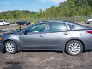 2017 Nissan Altima SV with VIN 1N4AL3AP5HC254232, listed as a IAAI auction lot 40189629 with 46,239 mi miles and . Bid and sale history available at carsss.com. Image 14.
