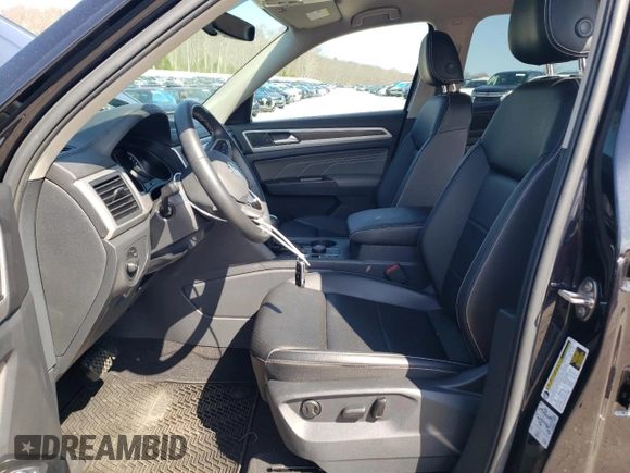 2021 Volkswagen Atlas SE с VIN 1V2HR2CA9MC563706, выставлен на аукционе Copart как лот 52491985 с пробегом 30 461 миль миль и Списание • Salvage title. История ставок и продаж доступна на DreamBid. Изображение 7.