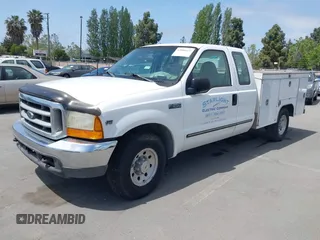 2000 Ford Super Duty F-250 XL with VIN 1FTNX20L0YEA50080, listed as a IAAI auction lot 42086439 with 230,868 mi miles. Bid and sale history available at carsss.com. Image 2.