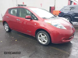 2011 Nissan LEAF SL-e with VIN JN1AZ0CP1BT004338, listed as a IAAI auction lot 41577941 with 89,415 mi miles. Bid and sale history available at carsss.com. Image 1.