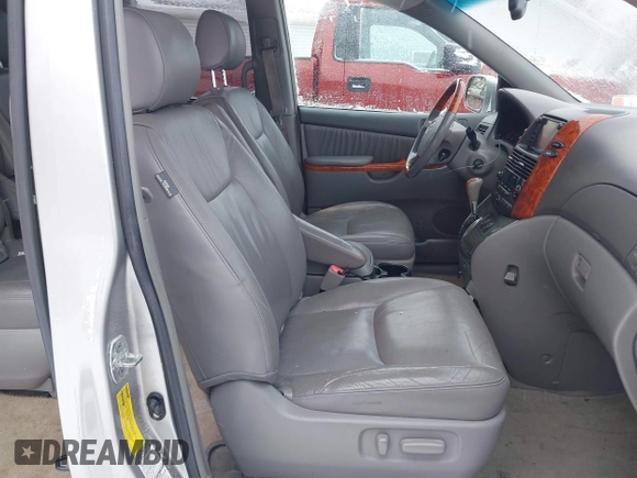 2006 Toyota Sienna XLE z VIN 5TDBA22C06S073724, wystawiony jako IAAI lot #41352571 z przebiegiem 159 240 mil mil oraz . Historia ofert i sprzedaży dostępna na DreamBid. Obrazek 5.