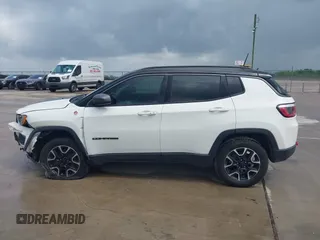 2020 Jeep Compass Trailhawk with VIN 3C4NJDDB3LT118928, listed as a IAAI auction lot 42128120 with 95,477 mi miles and . Bid and sale history available at DreamBid. Image 14.