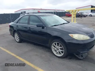 2006 Toyota Camry STD with VIN 4T1BE32K46U122626, listed as a IAAI auction lot 41932422 with 335,120 mi miles. Bid and sale history available at carsss.com. Image 1.