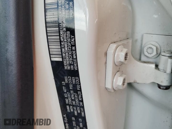 2016 FIAT 500X Lounge z VIN ZFBCFXDT2GP397059, wystawiony jako Copart lot #54349335 z przebiegiem 105 642 mil mil oraz Szkoda całkowita • Salvage title. Historia ofert i sprzedaży dostępna na DreamBid. Obrazek 12.