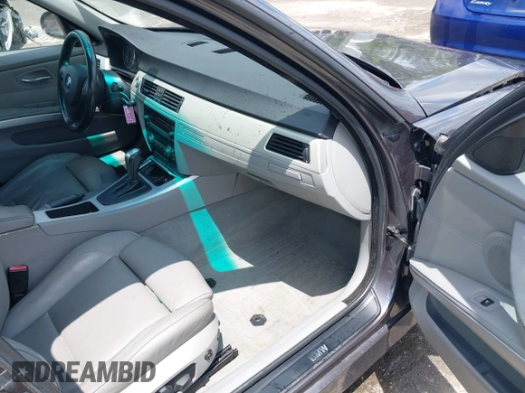 2006 BMW 3 Series 325i with VIN WBAVB17576NK31560, listed as a IAAI auction lot 42384770 with 186,091 mi miles and . Bid and sale history available at DreamBid. Image 5.