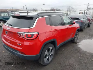 2019 Jeep Compass Latitude with VIN 3C4NJDBB7KT629155, listed as a IAAI auction lot 41812711 with 35,369 mi miles and . Bid and sale history available at DreamBid. Image 4.