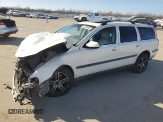 2001 Volvo V70 with VIN YV1SW61RX12091012, listed as a Copart auction lot 88299485 with 159,433 mi miles and Salvage Title. Bid and sale history available at carsss.com. Image 1.