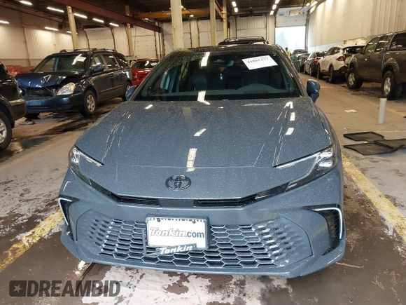 2025 Toyota Camry LE z VIN 4T1DBADK4SU520156, wystawiony jako IAAI lot #41865277 z przebiegiem 220 mil mil oraz . Historia ofert i sprzedaży dostępna na DreamBid. Obrazek 13.