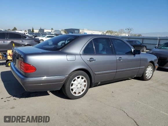 1998 Mercedes-Benz E-Class with VIN WDBJF65F1WA640092, listed as a Copart auction lot 88020155 with 239,622 mi miles and Clean Title. Bid and sale history available at carsss.com. Image 3.