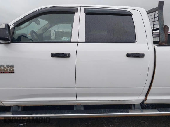 2015 Ram 2500 Tradesman z VIN 3C6TR5H29FG558981, wystawiony jako IAAI lot #41944923 z przebiegiem 262 459 mil mil oraz . Historia ofert i sprzedaży dostępna na DreamBid. Obrazek 14.