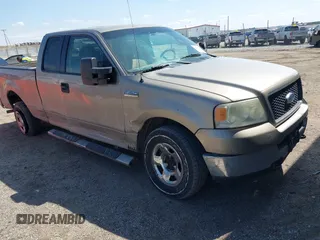 2005 Ford F-150 XLT with VIN 1FTPX14525NA78019, listed as a IAAI auction lot 41932381 with 170,153 mi miles. Bid and sale history available at carsss.com. Image 1.