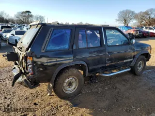 1992 Nissan Pathfinder LE with VIN JN8HD17S3NW009191, listed as a Copart auction lot 88817005 with 309,878 mi miles and Salvage Title. Bid and sale history available at carsss.com. Image 3.