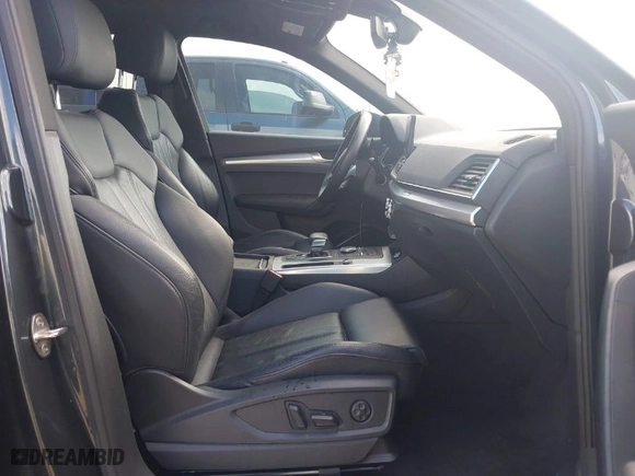 2020 Audi Q5 Premium with VIN WA1ANAFY9L2108404, listed as a IAAI auction lot 41475006 with 80,131 mi miles. Bid and sale history available at carsss.com. Image 5.