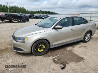 2013 Volkswagen Jetta Hybrid SEL Premium z VIN 3VW637AJ4DM255512, wystawiony jako Copart lot #66486265 z przebiegiem 80 650 mil mil oraz Czysty tytuł • Clean title. Historia ofert i sprzedaży dostępna na DreamBid. Obrazek 1.