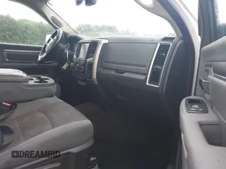 2015 Ram 1500 Outdoorsman z VIN 1C6RR7LG3FS626094, wystawiony jako IAAI lot #42431151 z przebiegiem 199 493 mil mil oraz . Historia ofert i sprzedaży dostępna na DreamBid. Obrazek 5.