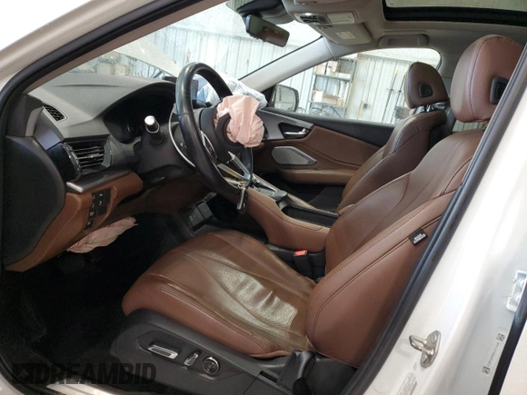 2019 Acura RDX Technology with VIN 5J8TC2H5XKL011039, listed as a Copart auction lot 61411585 with 142,011 mi miles and Salvage title. Bid and sale history available at DreamBid. Image 7.