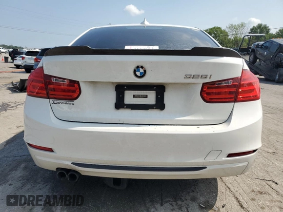 2013 BMW 3 Series 328i z VIN WBA3A5C53DF356540, wystawiony jako Copart lot #62729845 z przebiegiem 155 470 mil mil oraz Szkoda całkowita • Salvage title. Historia ofert i sprzedaży dostępna na DreamBid. Obrazek 6.