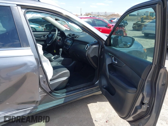 2016 Nissan Rogue SV with VIN 5N1AT2MTXGC874078, listed as a IAAI auction lot 41838624 with 140,561 mi miles. Bid and sale history available at carsss.com. Image 5.