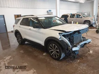 2020 Ford Explorer ST with VIN 1FM5K8GC5LGA62211, listed as a IAAI auction lot 41031980 with 94,624 mi miles. Bid and sale history available at carsss.com. Image 1.