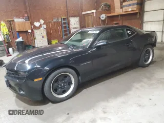 2013 Chevrolet Camaro LS z VIN 2G1FA1E32D9246844, wystawiony jako Copart lot #59396365 z przebiegiem 147 493 mil mil oraz Szkoda całkowita • Salvage title. Historia ofert i sprzedaży dostępna na DreamBid. Obrazek 1.