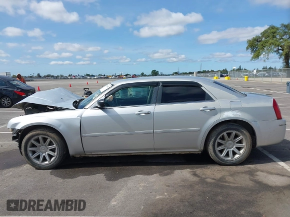 2006 Chrysler 300 with VIN 2C3KA43R46H523392, listed as a IAAI auction lot 41841845 with 192,740 mi miles. Bid and sale history available at carsss.com. Image 15.