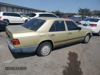 1987 Mercedes-Benz 300 E z VIN WDBEA30D4HA511061, wystawiony jako Copart lot #70599034 z przebiegiem 174 733 mil mil oraz Nie do naprawy • Non repairable. Historia ofert i sprzedaży dostępna na DreamBid. Obrazek 3.