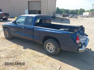 2000 Dodge Dakota with VIN 1B7GL22XXYS572706, listed as a IAAI auction lot 42211764 with 293,858 mi miles and . Bid and sale history available at DreamBid. Image 3.