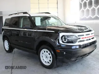 2023 Ford Bronco Sport Heritage z VIN 3FMCR9G60PRE07470, wystawiony jako Copart lot #60569615 z przebiegiem 16 236 mil mil oraz Szkoda całkowita • Salvage title. Historia ofert i sprzedaży dostępna na DreamBid. Obrazek 1.