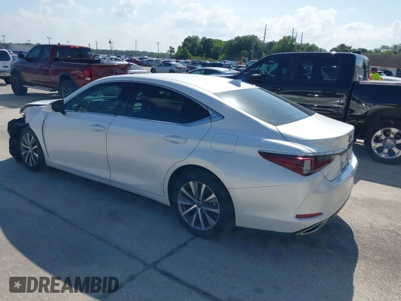 2019 Lexus ES with VIN 58ABZ1B13KU027719, listed as a IAAI auction lot 41945226 with 37,453 mi miles. Bid and sale history available at carsss.com. Image 3.