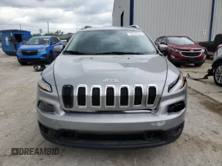 2017 Jeep Cherokee Latitude with VIN 1C4PJMCBXHW562996, listed as a Copart auction lot 56532255 with 175,698 mi miles and Salvage title. Bid and sale history available at DreamBid. Image 5.