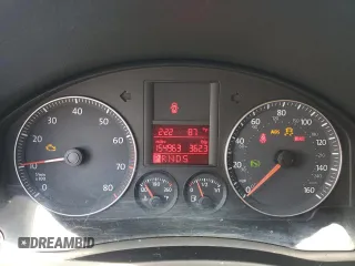 2009 Volkswagen Rabbit S z VIN WVWBA71K39W082458, wystawiony jako Copart lot #58893355 z przebiegiem 154 963 mil mil oraz Szkoda całkowita • Salvage title. Historia ofert i sprzedaży dostępna na DreamBid. Obrazek 9.