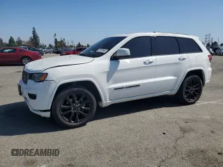 2020 Jeep Grand Cherokee Altitude z VIN 1C4RJFAG3LC240519, wystawiony jako Copart lot #53997665 z przebiegiem 63 411 mil mil oraz Szkoda całkowita • Salvage title. Historia ofert i sprzedaży dostępna na DreamBid. Obrazek 1.