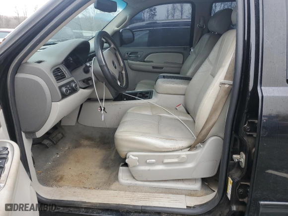 2009 Chevrolet Suburban LT w/2LT with VIN 1GNFK26339R234196, listed as a Copart auction lot 46078305 with 239,882 mi miles and Salvage Title. Bid and sale history available at carsss.com. Image 7.