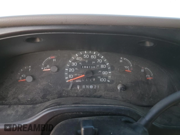 2000 Ford Econoline Passenger XL with VIN 1FBSS31S0YHB66699, listed as a Copart auction lot 46336245 with 189,130 mi miles and Salvage Title. Bid and sale history available at DreamBid. Image 9.