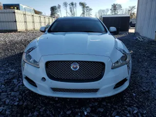 2014 Jaguar XJ with VIN SAJWA1CZ3E8V65747, listed as a Copart auction lot 81718664 with 87,846 mi miles and Clean Title. Bid and sale history available at DreamBid. Image 5.