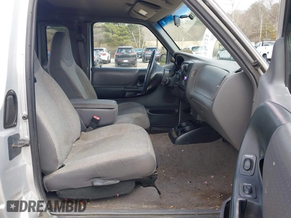 2001 Ford Ranger XL Fleet with VIN 1FTZR15E61TA83280, listed as a IAAI auction lot 42050223 with 216,957 mi miles. Bid and sale history available at carsss.com. Image 5.