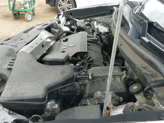 2019 Mitsubishi Outlander SE z VIN JA4AD3A32KZ007883, wystawiony jako IAAI lot #42982305 z przebiegiem 54 392 mil mil oraz . Historia ofert i sprzedaży dostępna na DreamBid. Obrazek 19.