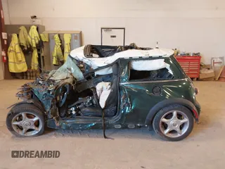 2004 MINI Hardtop with VIN WMWRC33494TC55068, listed as a IAAI auction lot 42057372 with Not provided miles and . Bid and sale history available at DreamBid. Image 14.