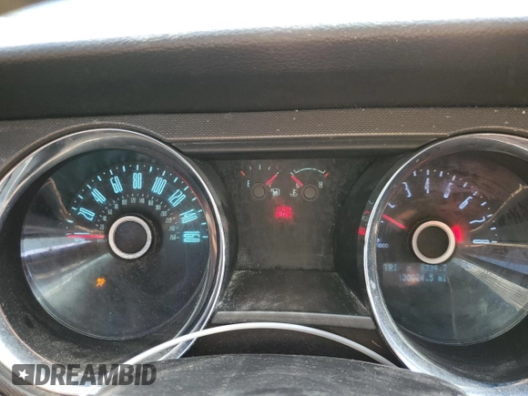 2014 Ford Mustang V6 with VIN 1ZVBP8AM7E5306060, listed as a Copart auction lot 53720565 with 130,024 mi miles and Salvage Title. Bid and sale history available at DreamBid. Image 9.