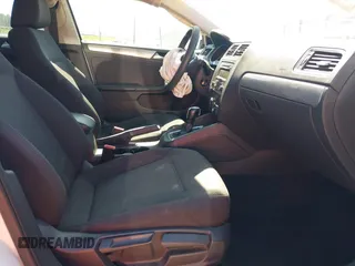 2015 Volkswagen Jetta SE с VIN 3VWD17AJ3FM352152, выставлен на аукционе IAAI как лот 42374530 с пробегом 96 432 миль миль и . История ставок и продаж доступна на DreamBid. Изображение 5.