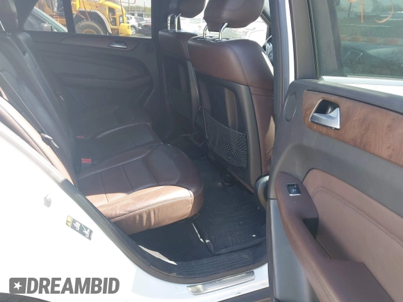 2014 Mercedes-Benz M 350 with VIN 4JGDA5HB2EA379792, listed as a IAAI auction lot 42104545 with 148,292 mi miles and . Bid and sale history available at carsss.com. Image 8.