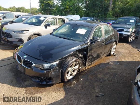 2013 BMW 3 Series 320i xDrive z VIN WBA3C3C53DF979221, wystawiony jako IAAI lot #42577544 z przebiegiem 97 135 mil mil oraz . Historia ofert i sprzedaży dostępna na DreamBid. Obrazek 17.