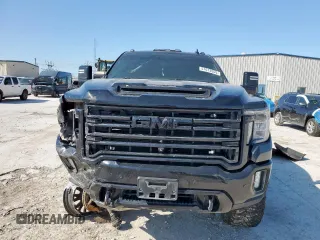 2020 GMC Sierra 3500HD AT4 z VIN 1GT49VEY7LF315026, wystawiony jako Copart lot #51613555 z przebiegiem 160 533 mil mil oraz Szkoda całkowita • Salvage title. Historia ofert i sprzedaży dostępna na DreamBid. Obrazek 5.