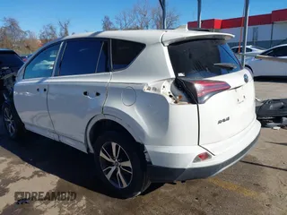 2018 Toyota RAV4 XLE с VIN JTMWFREV5JJ741922, выставлен на аукционе IAAI как лот 41889199 с пробегом 80 442 миль миль и . История ставок и продаж доступна на DreamBid. Изображение 19.