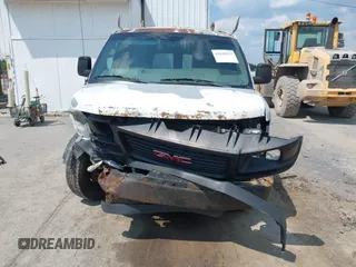 2007 Chevrolet Express Cargo with VIN 1GCGG25V371218321, listed as a IAAI auction lot 42638327 with Not provided miles and . Bid and sale history available at DreamBid. Image 6.