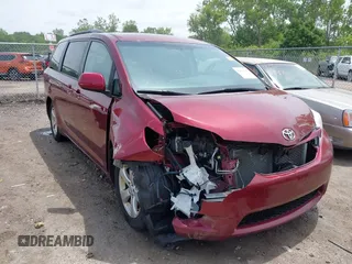 2016 Toyota Sienna LE AAS с VIN 5TDKK3DC2GS718956, выставлен на аукционе IAAI как лот 42501848 с пробегом 167 368 миль миль и . История ставок и продаж доступна на DreamBid. Изображение 1.