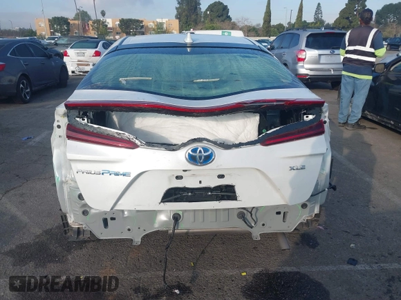 2021 Toyota Prius LE with VIN JTDKAMFP7M3193401, listed as a IAAI auction lot 41540021 with 45,822 mi miles and . Bid and sale history available at DreamBid. Image 17.